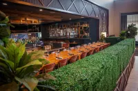 DoubleTree Suites by Hilton & Conference Center Chicago - Downers Grove