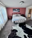 4-bedroom house in enchanting Devils Tower with Hottub and Swim Spa
