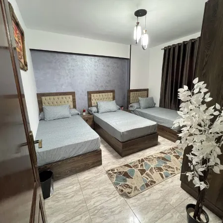 Luxury Downtown Apartment with Stunning View – 3 Bedrooms, Sleeps 8,  2 Bathroom