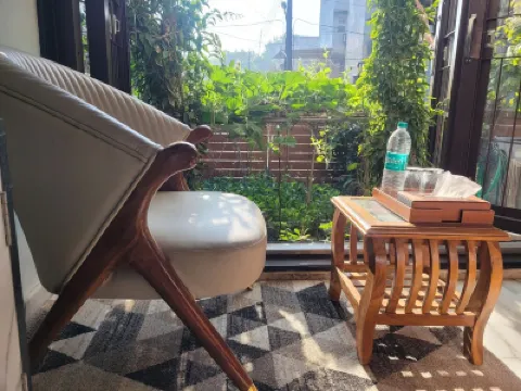 Charming 1-bedroom in a villa with WiFi, AC in fabulous Noida Hotel a 