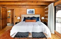 Amber Hills Lodge: Sauna,Golf Sim,Hot Tub,Theatre - 4-Star