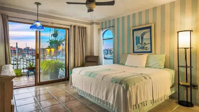 Spacious 2-bedroom apartment with AC, WiFi in Marina Vallarta. Hotels in Isla Iguana