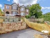Dawns House in the Peaks overlooking the mill pond Hotels in 