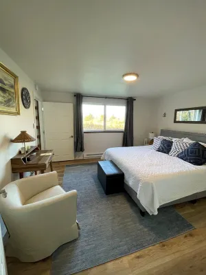 Hunter's Cozy River Bend Cabin on Skokomish River, 1bd/1ba