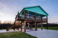 Angler’s Paradise! Amazing fishing w/ in minutes! 3 bed,sleeps 7 ppl, 2 bath. Hotels in Cameron Parish