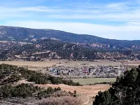 Enchanting cabin with WiFi in Tabiona - 3 bedrooms