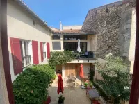 Studio Cosy Eyragues, Alpilles Near Saint-Rémy-de-Provence Hotels in Eyragues