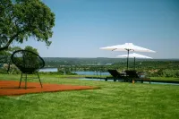 MONTE DA FIFAS Countryside house with a pool and a magnificent view over the dam Hotels in Montargil