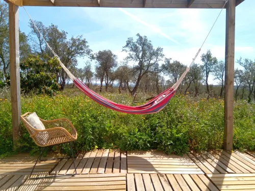 Hilltop farmhouse - nature retreat steps away from scenic trails and the river Hotel a São Luís