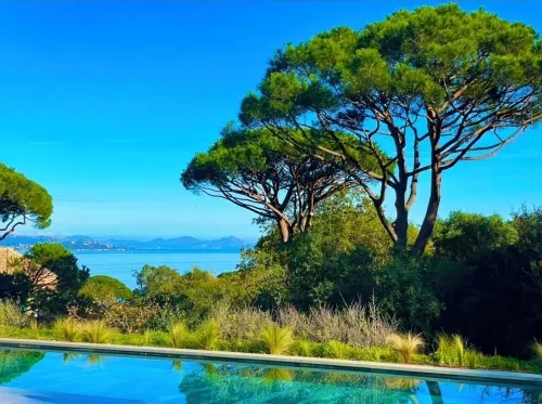 Beautiful, quiet villa with sea view