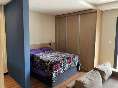 Centrally Planned Studio with Air Conditioning | Sleeps 3 + PET | Cable TV Hotels near Bage