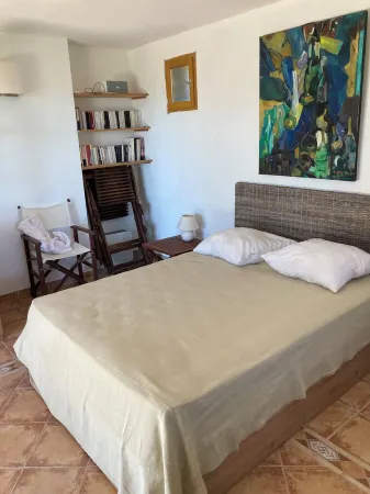 Porto Vecchio Self-contained studio 1 min. walk from the beach Отели в г. Сент-Люси де Порто-Векшио