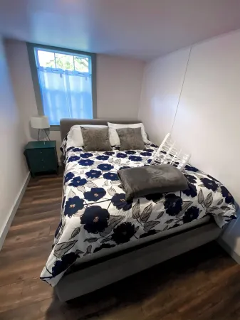 Case's Cabin - Cabin 2 - Farmhouse with covered patio