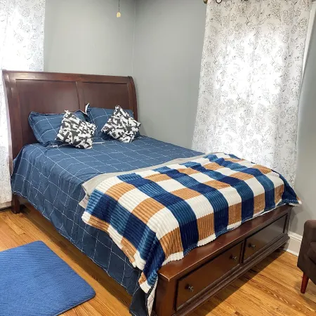 3bedroom apartment in Teaneck with AC, WiFi, 12 miles from Times Square NYC. Отели в г. Тинек