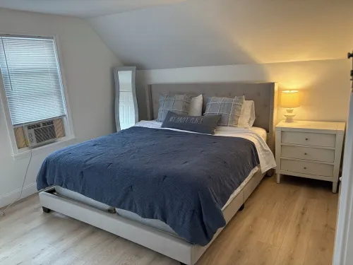 Charming 3-bedroom house with fast WiFi and is pet-friendly in Brockton Hotels in Brockton