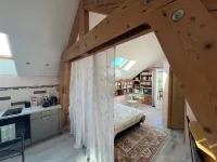 Superbly equipped, self-contained apartment in a quiet location close to the town center.