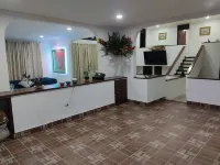 casa queens Hotels in Florencia