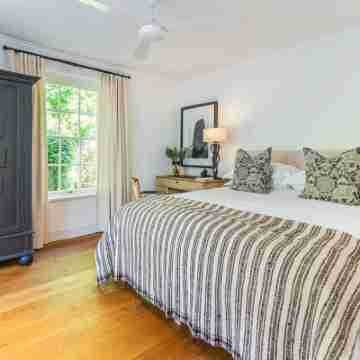 Luxurious Cape Dutch Villa in Franschhoek with Private Pool Rooms