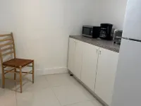 Nice studio with AC in Hallandale Beach 할렌데일비치 호텔