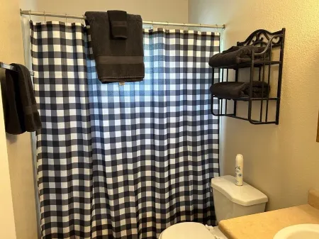 Centrally located quiet neighborhood