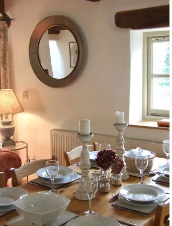 Pretty Cottage with Open Fire, Garden, Fields and Woods. Pet-Friendly EV Charger