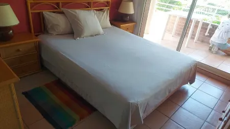 Gemütliche Ferienwohnung mit Balkon Direkt am Strand Отели в г. Торредембарра