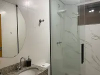 Cozy room in a great location! 콘타젱 호텔