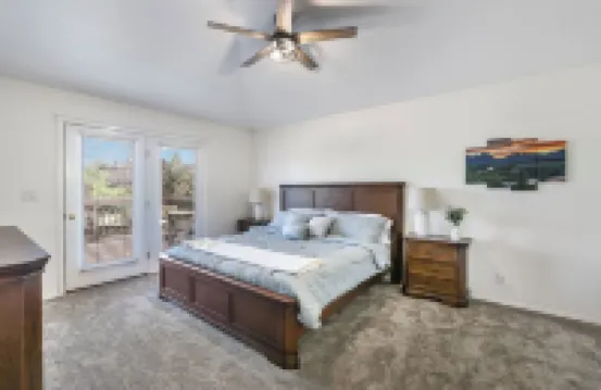 Luxury Home near Canyon; HOT TUB