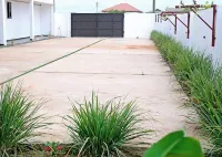 Chic 2-bedroom apartment with AC, WiFi in cool Tema Hotels in Tema