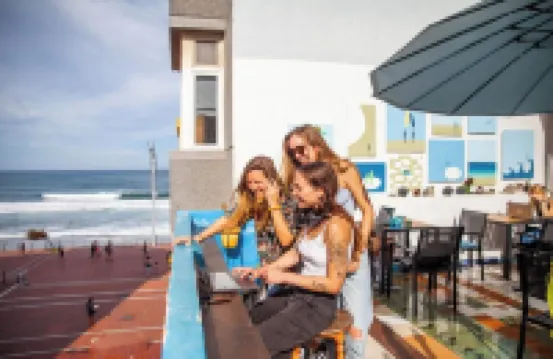 La Ventana Azul Surf Hostel