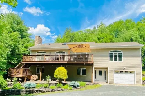 EAT, DRINK, PLAY & RELAX in Windham