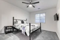 Estrella Mountain 5 Bdrm w/Views, Pool, and Games!