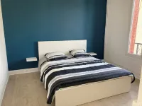 Beautiful house with terrace 10 minutes by train from Paris and 6 minutes walk from the station. Hotels in Colombes