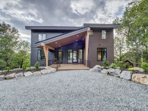 Modern View Home with Sauna, Steam Room & Hot Tub