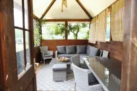 Galileo Holiday House. Nature and relaxation with sauna, swimming pool and pets allowed.