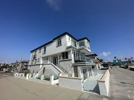 Luxury home on Hermosa Beach
