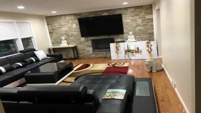 Private house in Princeton Quaker Bridge Mall附近的飯店