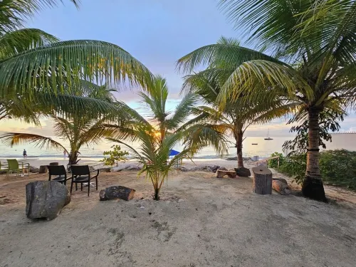 Beautiful and Cozy 3 Bedroom Home in walking distance to the beach and shops! - 2-Star