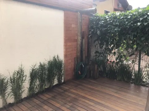 Linda Casa em Condomínio na Praia de Boiçucanga