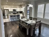 NEW Comfy, spacious, Modern