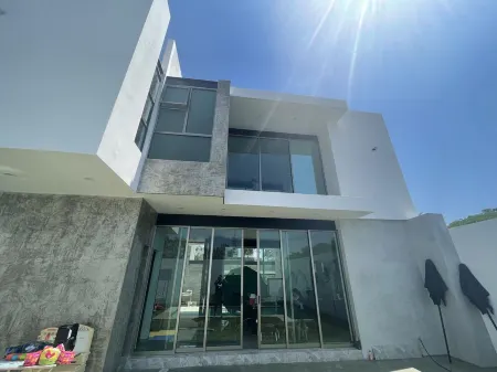 Casa del Río - Residencia de Lujo con pisicina grande y cascada