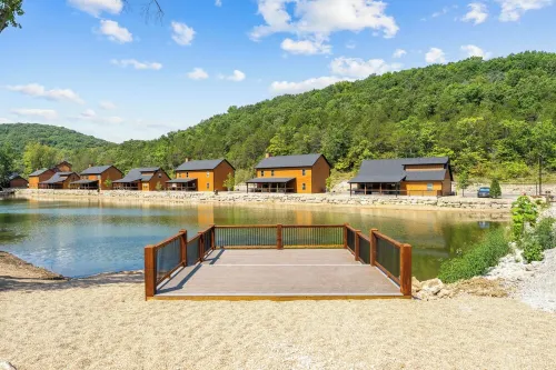 Ledgerock Cabin – Elegant 3BR Retreat in Tall Timbers Resort فنادق في Hollister