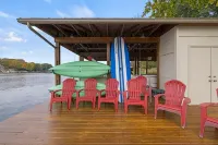 Lakefront Cottage on Apple Valley Lake