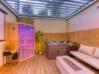 Suite Wood Love & Spa - 4P Private Sauna and Jacuzzi Hotels in Coupvray
