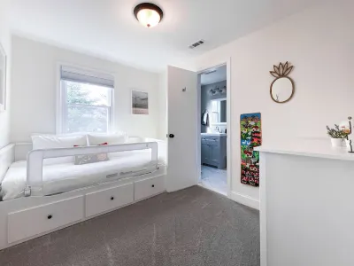 Bright Cape Cod, Perfect for Families, Near Metro Hotel in zona Brookside Gardens