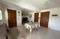 100 meters from the crystal clear sea of Isola delle femmine and a stone's throw from downtown Hoteles en Isola delle Femmine