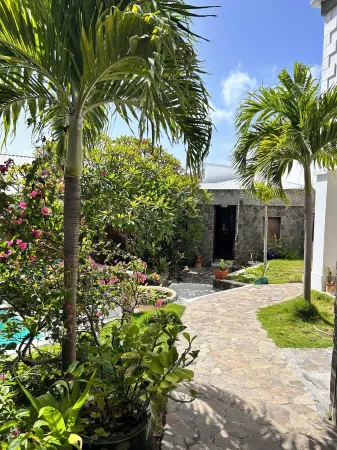 Superb house with idyllic views - 5min from the beach - close to bars & rest