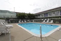 Motel 6 Amherst, Oh - Cleveland West - Lorain - Pools