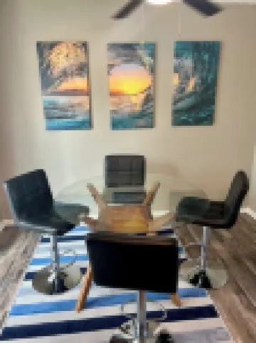 Calm 2 bedroom getaway w serene balcony