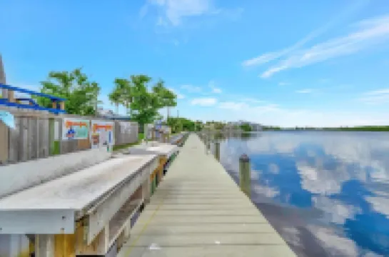 Palm Terrace Waterfront Htd Pool Hot Tub Tennis